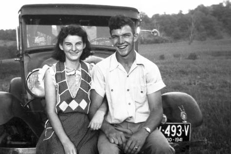 Source Globalnews.ca: In this September 1941 photo provided by Dick Felumlee, Kenneth and Helen Felumlee pose for a photo nearly three years before their marriage in February 1944. The Felumlees, who celebrated their 70th wedding anniversary in February, died 15 hours apart from each other last week. 